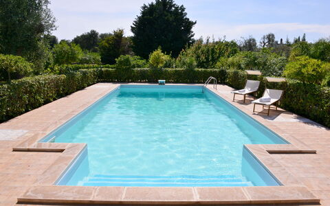 Villa Lidia Con Piscina: Zwembad, Eigendom, Vrije Tijd, Gras, Onroerend Goed, Rechthoek, Huis, Gebouw, Landgoed, Backyard