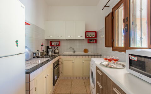 Villa Lidia Con Piscina: Eigendom, Kamer, Keuken, Meubilair, Gebouw, Cabinetry, Interieur Ontwerp, Onroerend Goed, Countertop, Huis