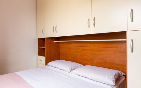 Prato Inglese Destro: Meubilair, Comfort, Cabinetry, Bed, Hout, Bed Frame, Slaapkamer, Hardwood, Bedding