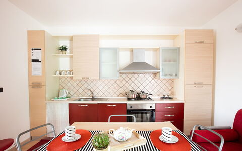 Prato Inglese Sinistro: Tafel, Meubilair, Cabinetry, Eigendom, Tableware, Stoel, Countertop, Keuken, Interieur Ontwerp, Hout