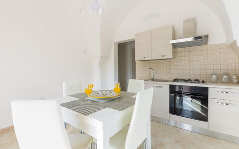 Lamia Di Nonna Mena: Eigendom, Kamer, Meubilair, Interieur Ontwerp, Keuken, Gebouw, Huis, Onroerend Goed, Verdieping, Geel
