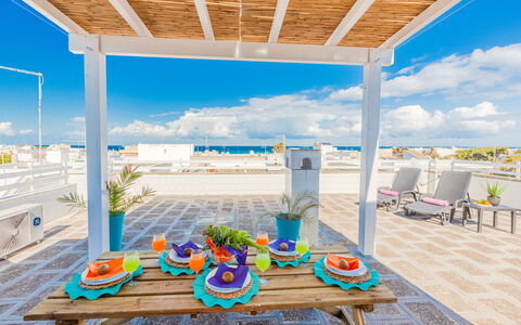 La Terrazza Vista Mare Di Marco: Eigendom, Vakantie, Lucht, Onroerend Goed, Gebouw, Kamer, Huis, Toevlucht, Interieur Ontwerp, Oceaan
