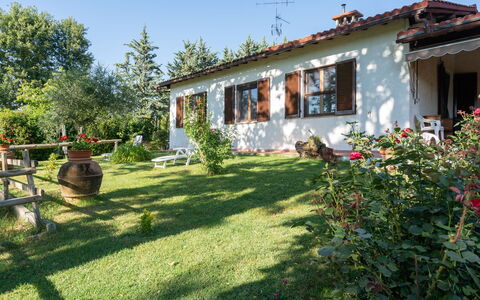 Villa Campiglia: Eigendom, Huis, Gebouw, Werf, Verblijf, Onroerend Goed, Boerderij, Huis, Villa, Tuin