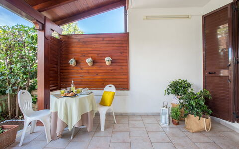 Villa Anna: Eigendom, Kamer, Gebouw, Huis, Onroerend Goed, Interieur Ontwerp, Meubilair, Architectuur, Huis, Tafel