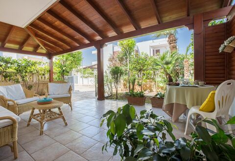 Villa Anna: Eigendom, Onroerend Goed, Gebouw, Kamer, Toevlucht, Huis, Eco Hotel, Interieur Ontwerp, Villa, Veranda