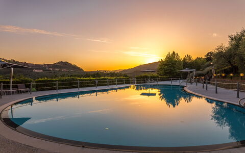 Villa Alfresco: Zwembad, Toevlucht, Schemer, Reflectie, Badplaats, Avond, Thermae, Zonsopkomst