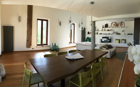 Casale De Conti: Kamer, Eigendom, Meubilair, Interieur Ontwerp, Gebouw, Houten Vloer, Eetkamer, Hardwood, Verdieping, Huis