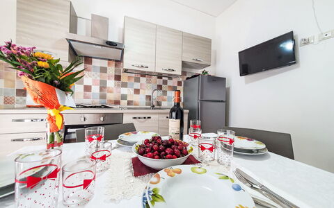 Sinago: Meubilair, Interieur Ontwerp, Appartement, Huis, Kamer, Stoel, Keuken, Toestel Van De Keuken, Major Appliance, Countertop