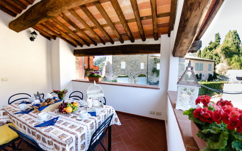 Orto Degli Olivi Proprietà: Eigendom, Gebouw, Kamer, Huis, Onroerend Goed, Meubilair, Veranda, Huis, Interieur Ontwerp, Tafel