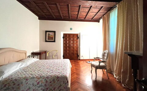 Tenuta Cambiano: Slaapkamer, Interieur Ontwerp, Bed, Meubilair, Laken, Verdieping, Bedding, Flooring, Plafond, Kamer