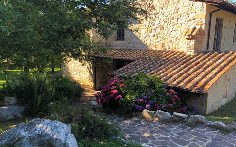 Beautiful Stone Country Villa: Eigendom, Huis, Muur, Verblijf, Stenen Muur, Gebouw, Cobblestone, Landelijk Gebied, Landschap, Huis