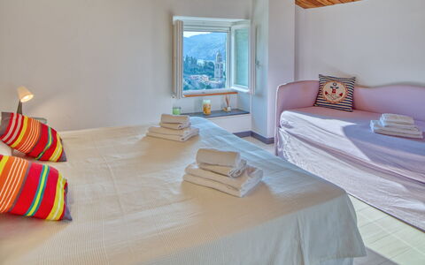 Il Frantoio Del Mesco - Levanto: Kamer, Tafelkleed, Hout, Interieur Ontwerp, Eigendom, Textiel, Huis, Linens, Muur, Meubilair