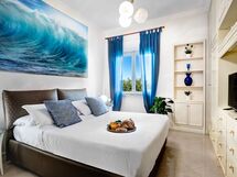 sailing-home-sorrento-apartment-bedroom