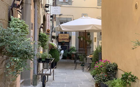 Casa Annateresa: Buurt, Eigendom, Gebouw,  Dorf\, Straat, Steeg, Onroerend Goed, Binnenplaats, Infrastructuur, Weg