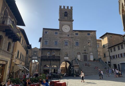 Casa Annateresa: Dorf\, Stad, Openbare Ruimte, Menselijke Nederzetting, Stadsplein, Gebouw, Architectuur, Toerisme, Middeleeuwse Architectuur, Straat
