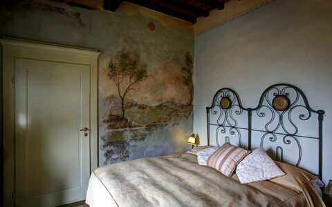 Villa Toppani Del Sodo: Slaapkamer, Kamer, Bed, Meubilair, Eigendom, Muur, Bed Frame, Laken, Interieur Ontwerp, Plafond