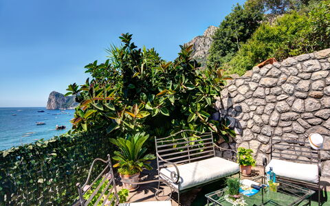 La Baia Dello Chalet: Lucht, Fabriek, Water, Eigendom, Plantengemeenschap, Plantkunde, Natuurlijk Landschap, Buitenmeubels, Vegetation, Arecales