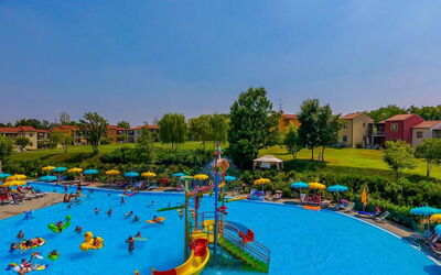 Villaggio Castelfamily: Water, Lucht, Zwembad, Fabriek, Boom, Zwemwater, Openluchtrecreatie, Boten En Varen - Materialen En Benodigdheden, Chute, Vrije Tijd