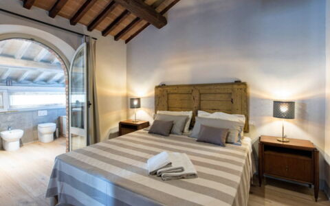 Villa Milluzzi: Meubilair, Gebouw, Eigendom, Comfort, Hout, Bed Frame, Interieur Ontwerp, Verlichting, Huis, Verdieping