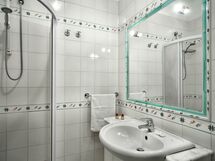 sound-of-the-sun-apartment-sorrento-apartment-bathroom