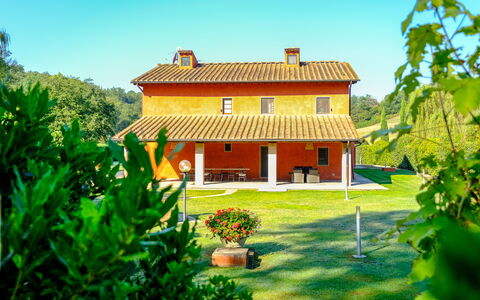 Villa Rossa: Eigendom, Huis, Gebouw, Dak, Onroerend Goed, Deur, Tuin, Huis, Land Lot