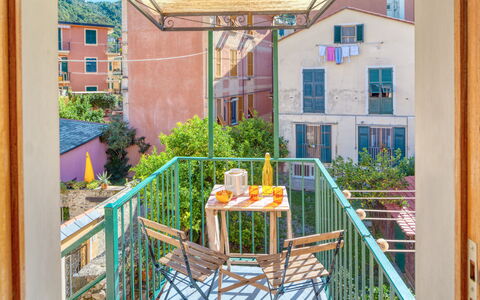 Luigina - Levanto: Buurt, Onroerend Goed, Woongebied, Huis, Huis, Balkon, Veranda, Verf, Backyard