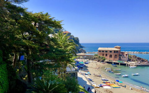 Luigina - Levanto: Zwemwater, Kust, Kust En Oceanic Landvormen, Zee, Zomer, Strand, Toevlucht, Kust, Toeristische Attractie, Boot