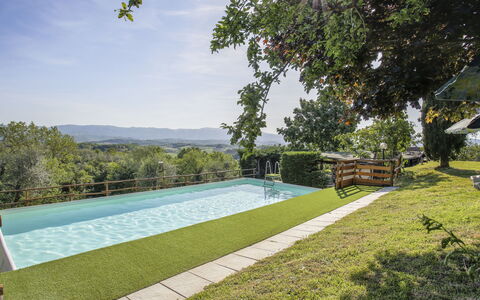 Castelfranco di Sopra 649: Zwembad, Land Lot, Tuin, Schaduw, Vrije Tijd, Landscaping, Gazon, Eco Hotel, Backyard, Werf