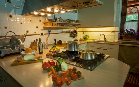 Campo Valerio: Voedsel, Tafel, Tableware, Countertop, Keuken, Interieur Ontwerp, Keuken, Cabinetry, Kraan