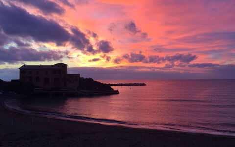Nina Home - Levanto: Lucht, Water, Horizon, Zwemwater, Afterglow, Schemer, Zonsondergang, Zee, Kust En Oceanic Landvormen