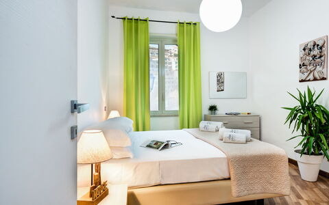 Loving Times Apartment: Fabriek, Eigendom, Meubilair, Bloempot, Comfort, Azure, Venster, Hout, Textiel