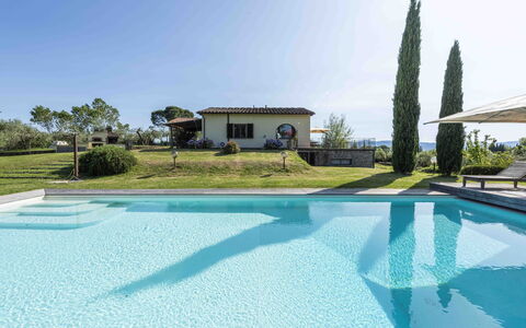 Casina Dell'acquaborra: Blauw, Zwembad, Toevlucht, Samengesteld Materiaal, Eco Hotel, Schaduw, Vrije Tijd, Landgoed, Villa, Buitenmeubels