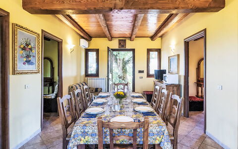 La Quercia: Meubilair, Hout, Tafel, Stoel, Keuken En Eettafel, Beits, Eetkamer, Hardwood, Villa, Toevlucht