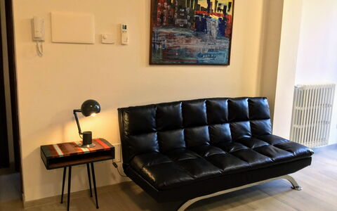 La Terrazza Di Todi: Fotolijst, Meubilair, Bankstel, Eigendom, Tafel, Comfort, Hout, Interieur Ontwerp, Woonkamer, Slaapbank