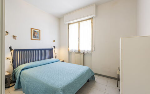 Casa Marina: Meubilair, Gebouw, Comfort, Venster, Bed, Hout, Interieur Ontwerp, Deur, Verdieping