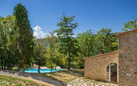 Villa Lucarella: Zwembad, Landgoed, Schaduw, Hacienda, Stenen Muur, Flagstone, Eco Hotel, Boerderij, Backyard, Toevlucht