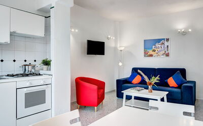 Trliocale Classic Wave: Meubilair, Eigendom, Cabinetry, Gebouw, Comfort, Interieur Ontwerp, Slaapbank, Flooring, Woonkamer