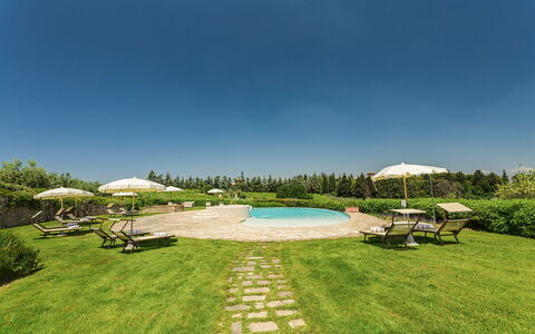 Sole Del Chianti: Lucht, Fabriek, Water, Eigendom, Azure, Boom, Natuurlijk Landschap, Land Lot, Buitenmeubels, Zwembad