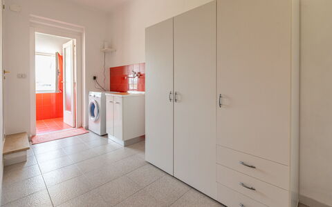 La Casa Di Campagna: Flooring, Verdieping, Interieur Ontwerp, Kamer, Major Appliance, Cabinetry, Appartement, Plafond, Kast