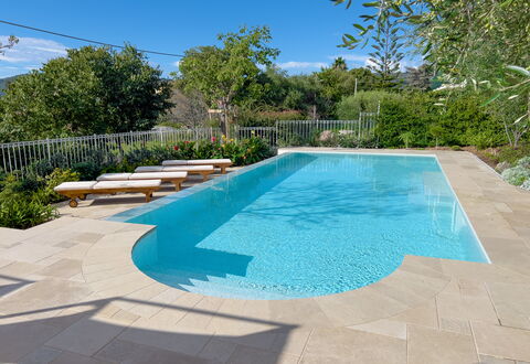 Villa La Rodina - Diano Marina: Water, Eigendom, Fabriek, Lucht, Zwembad, Azure, Schaduw, Boom, Zwemwater, Rechthoek