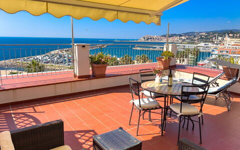 Vista Mare Borgo Peri: Meubilair, Toevlucht, Balkon, Appartement, Stoel, Bloempot, Eco Hotel, Kamerplant, Schaduw, Beits