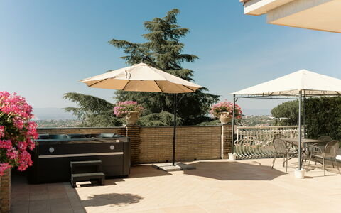 Etna Suites: Meubilair, Stoel, Buitenmeubels, Paraplu, Schaduw, Bloempot, Balkon, Outdoor Structuur, Buitentafel, Tuin