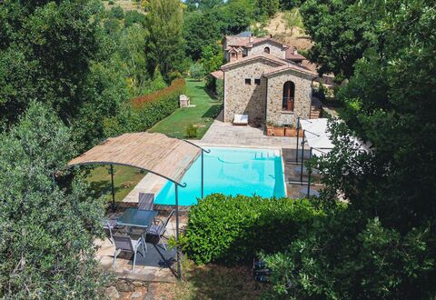 Villa Sant'anna: Fabriek, Gebouw, Boom, Vegetation, Landschap, Vrije Tijd, Stedelijk Ontwerp, Venster, Dak