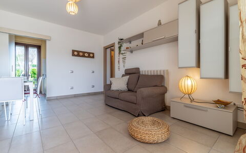 Casamare: Meubilair, Bankstel, Fotolijst, Comfort, Hout, Huis, Verlichting, Woonkamer, Interieur Ontwerp, Flooring