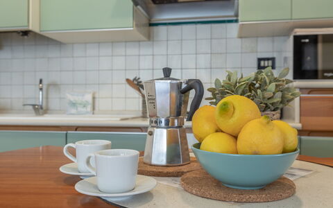 Fano Lighthouse: Voedsel, Tableware, Dishware, Drinkware, Countertop, Kop, Koffiekop, Serveware, Toestel Van De Keuken, Interieur Ontwerp