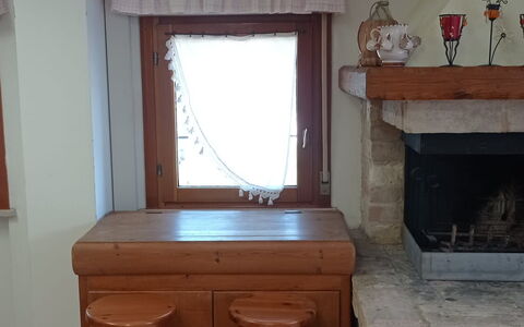 L'attico Di Castelfidardo: Hout, Venster, Tafel, Interieur Ontwerp, Verdieping, Beits, Flooring, Hardwood, Gebouw, Huis