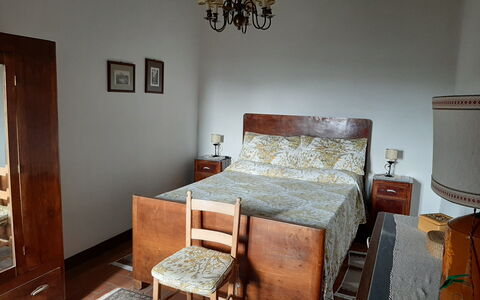 Casa Mulinello: Meubilair, Gebouw, Eigendom, Comfort, Hout, Lade, Interieur Ontwerp, Flooring, Tafel, Stoel