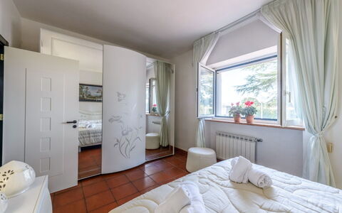 Villa Sole Martina Franca: Interieur Ontwerp, Flooring, Verdieping, Plafond, Meubilair, Kamer, Huis, Bed, Appartement, Slaapkamer