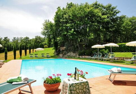 Casale Chieteno: Water, Fabriek, Lucht, Boom, Azure, Zwembad, Wolk, Buitenmeubels, Bloem, Vrije Tijd