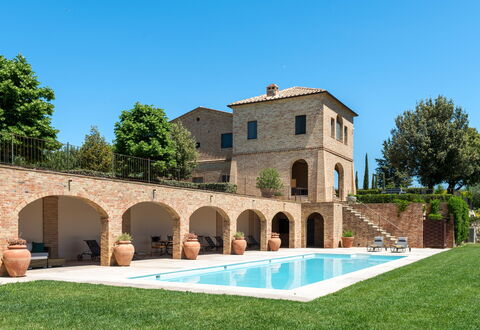 Podere D'Asso: Fabriek, Lucht, Gebouw, Water, Boom, Gras, Huis, Landschap, Woongebied, Vrije Tijd